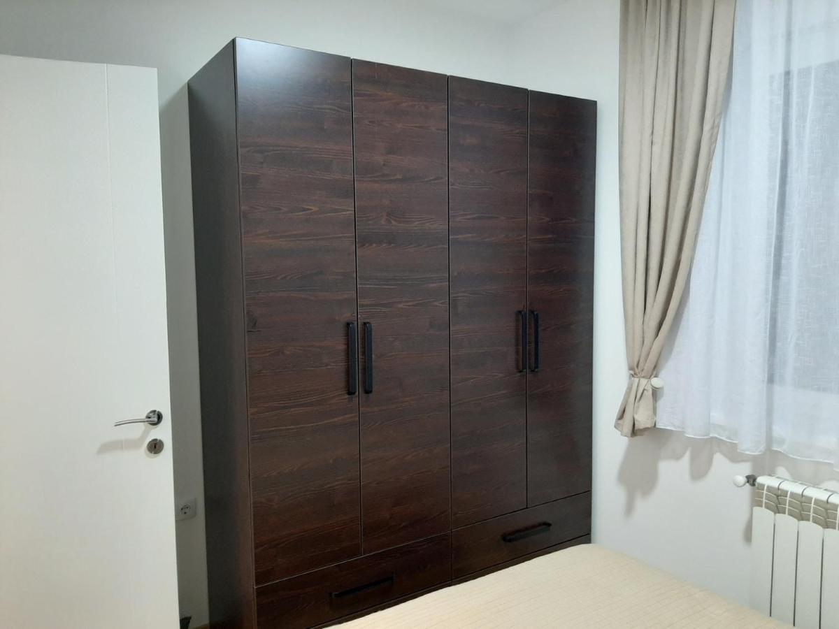 Apartman Viaggio Sremska Mitrovica Exteriör bild