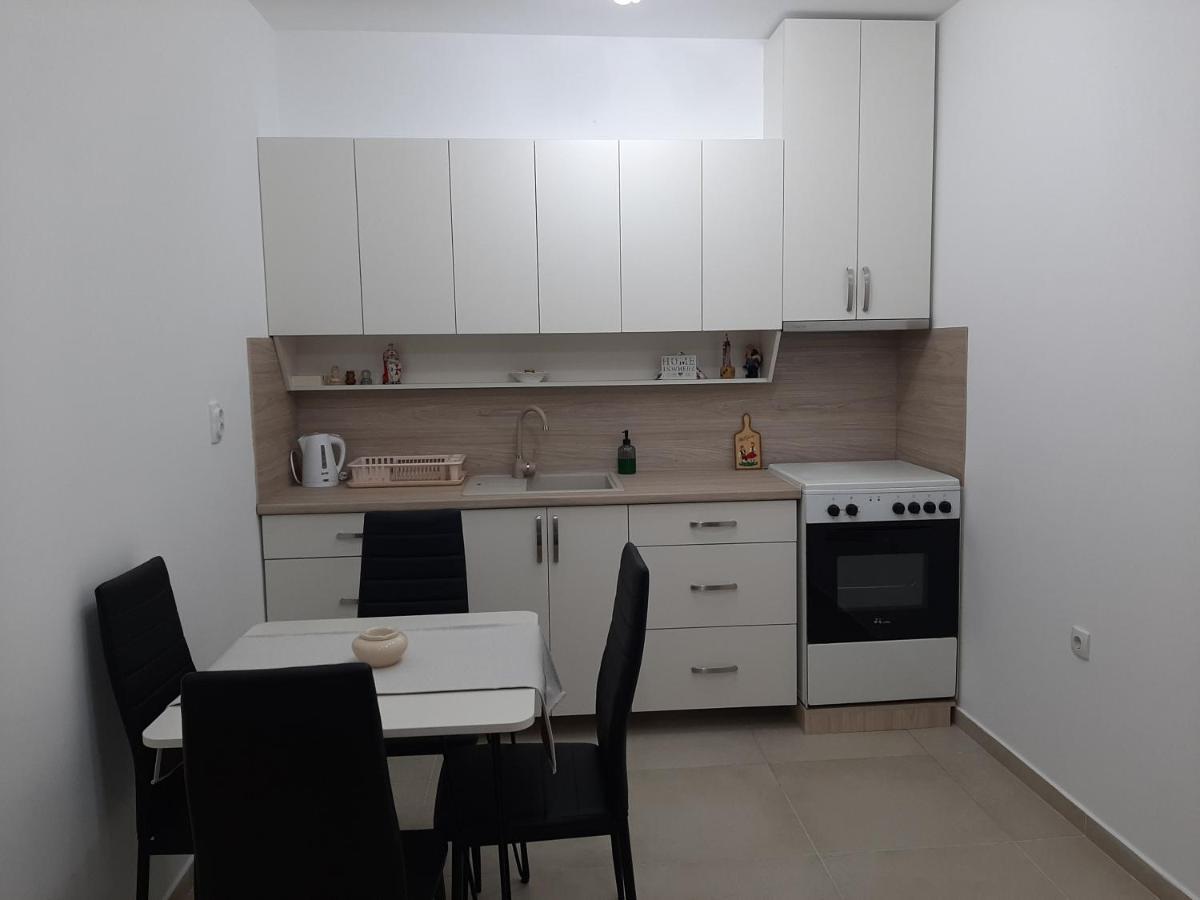 Apartman Viaggio Sremska Mitrovica Exteriör bild
