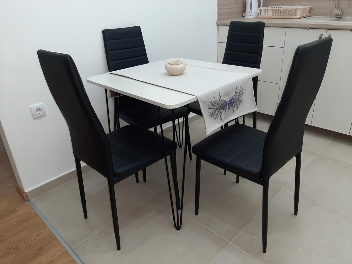 Apartman Viaggio Sremska Mitrovica Exteriör bild