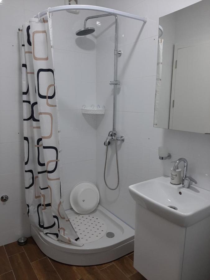 Apartman Viaggio Sremska Mitrovica Exteriör bild
