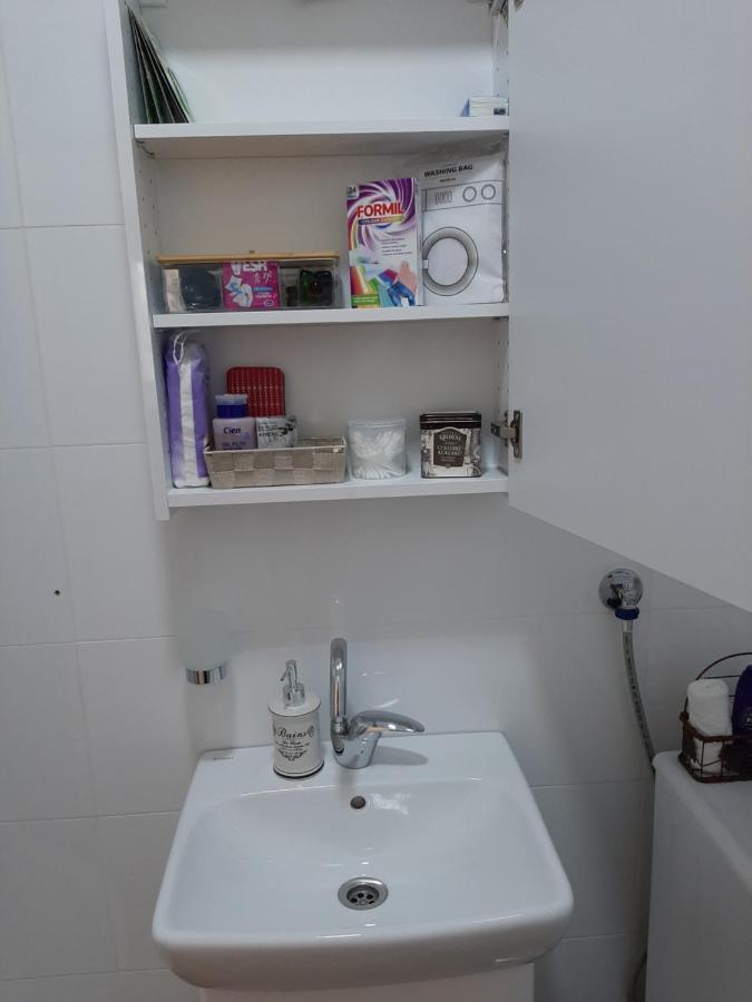 Apartman Viaggio Sremska Mitrovica Exteriör bild