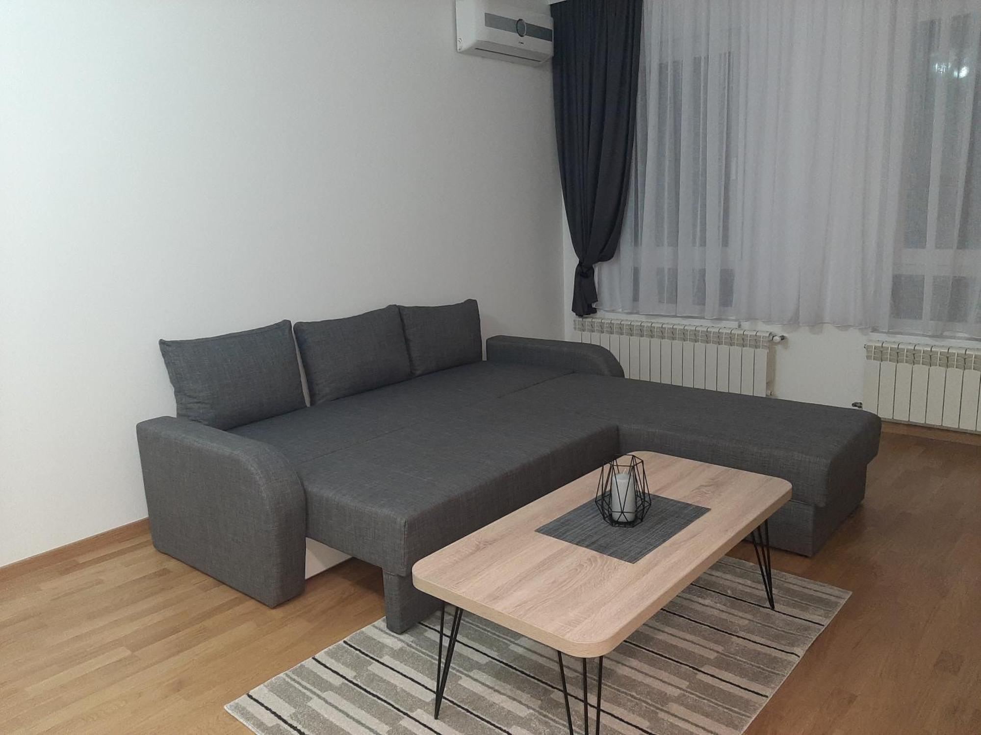 Apartman Viaggio Sremska Mitrovica Exteriör bild