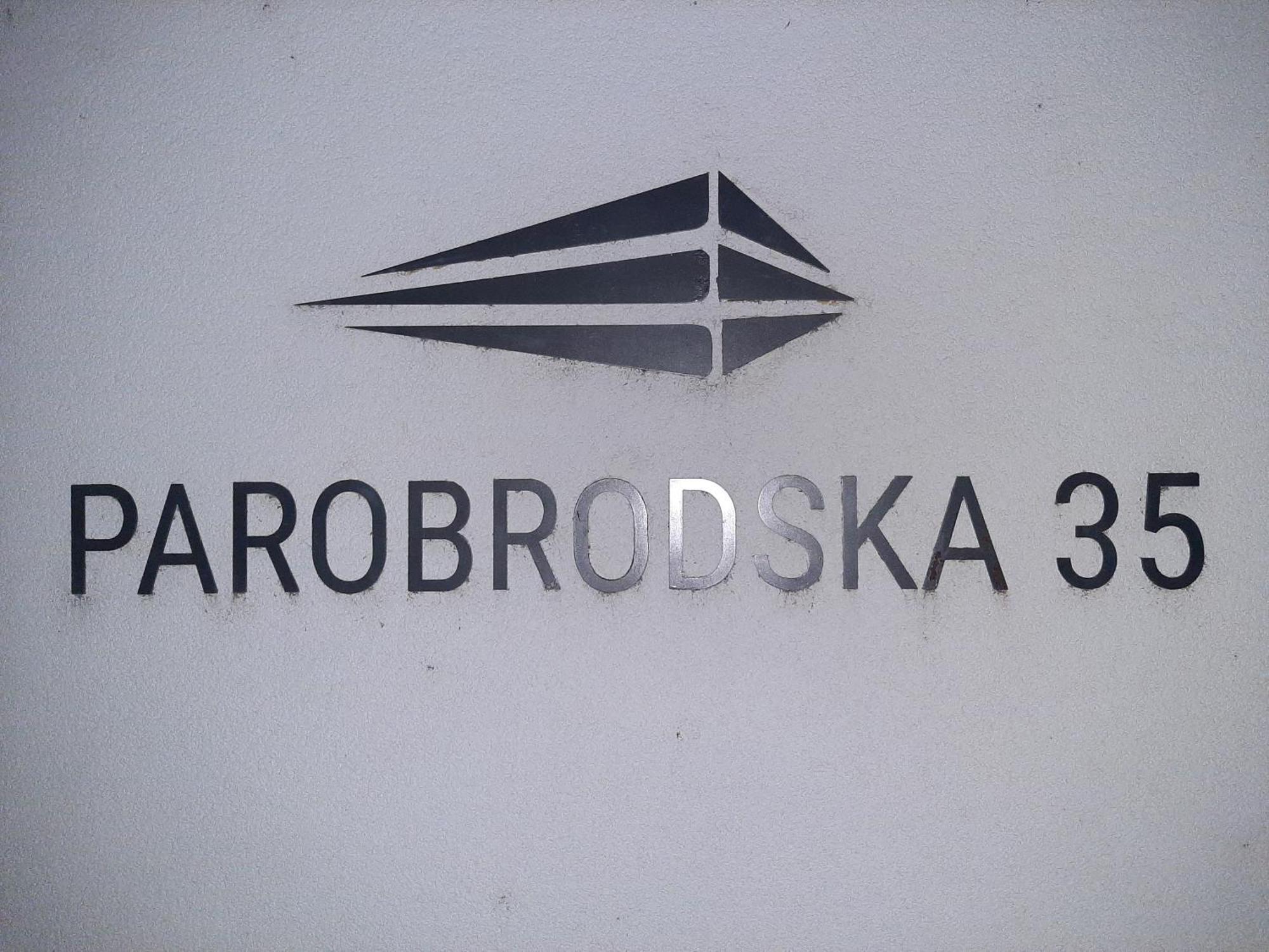 Apartman Viaggio Sremska Mitrovica Exteriör bild